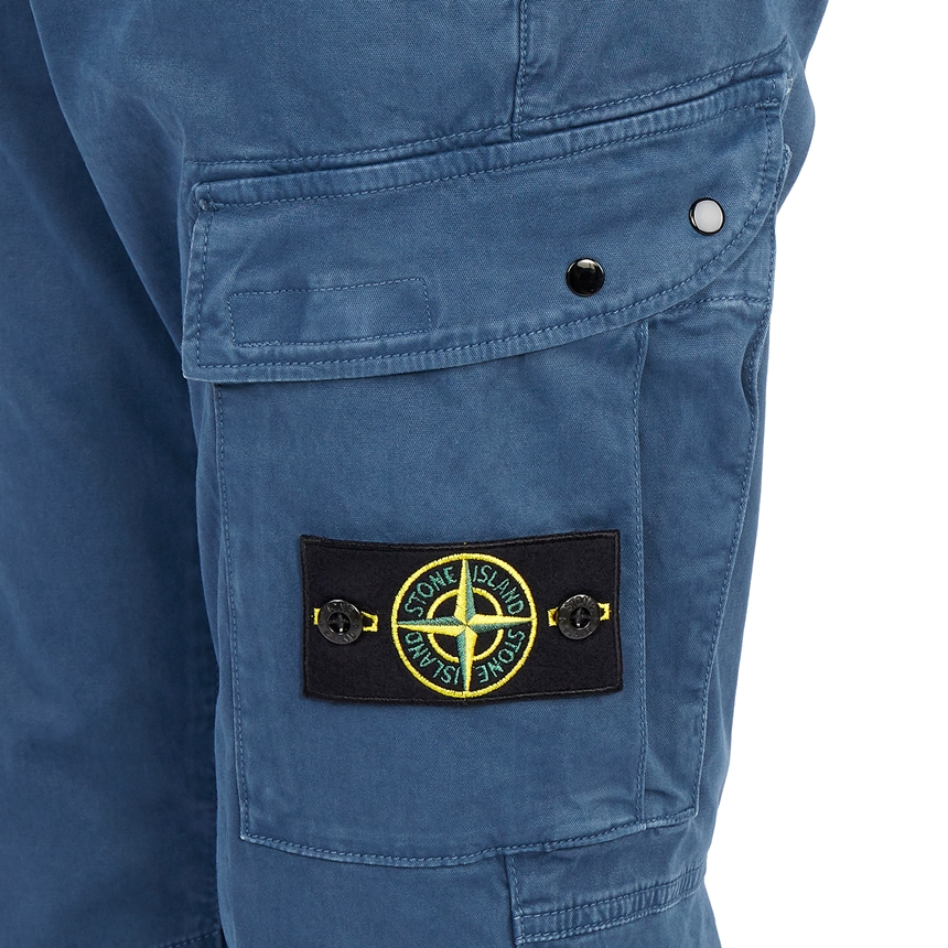 스톤아일랜드(STONE ISLAND) 와펜 남자 카고 바지 레귤러 테이퍼드핏 741530504 V0124