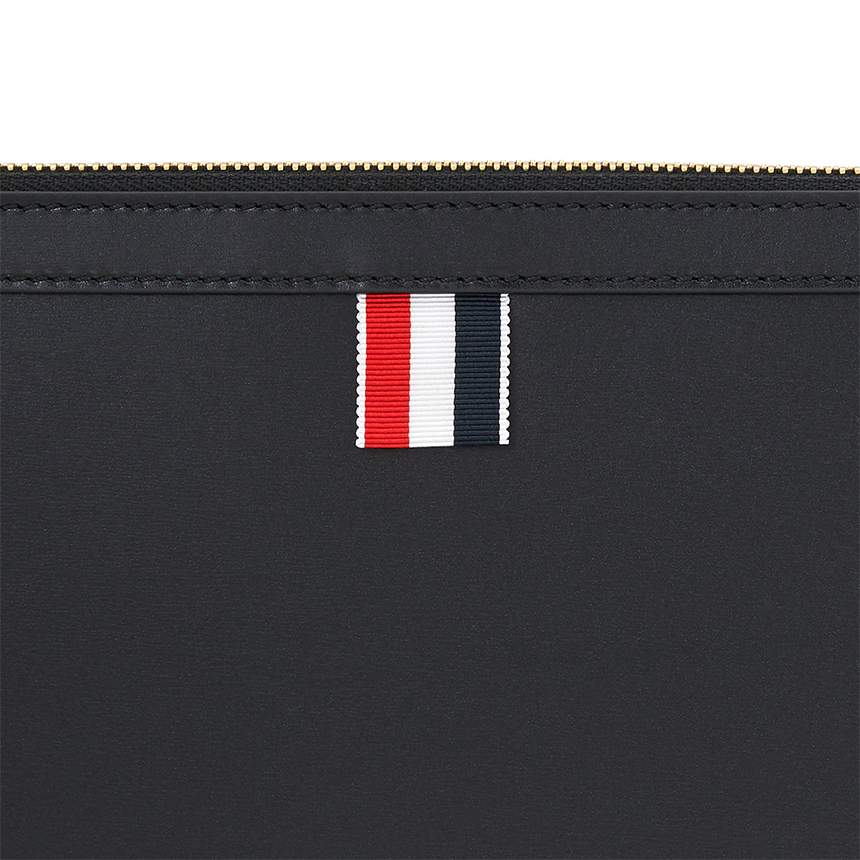 톰브라운(THOM BROWNE) 삼선탭 스몰 도큐먼트 공용 클러치/파우치백 MAC112A 06549 001