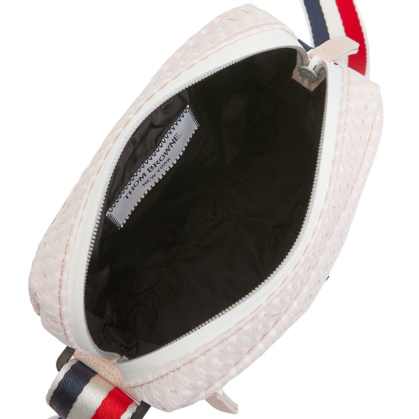 톰브라운(THOM BROWNE) 애슬레틱 메시 삼선 스트라이프 스몰 남자 숄더백 MAG393A 03193 680