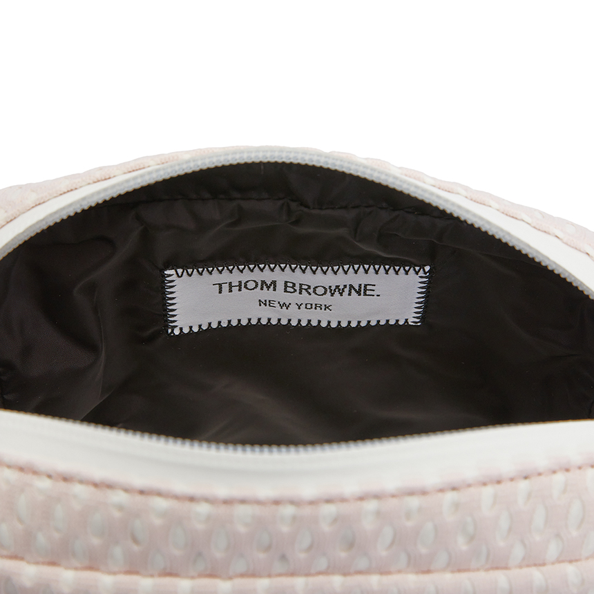 톰브라운(THOM BROWNE) 애슬레틱 메시 삼선 스트라이프 스몰 남자 숄더백 MAG393A 03193 680