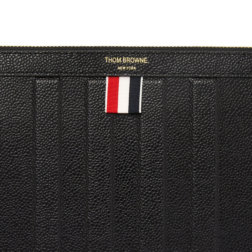 톰브라운(THOM BROWNE) 디보시드 사선 스트라이프 스몰 도큐먼트 남자 클러치/파우치 MAC134A 00198 001