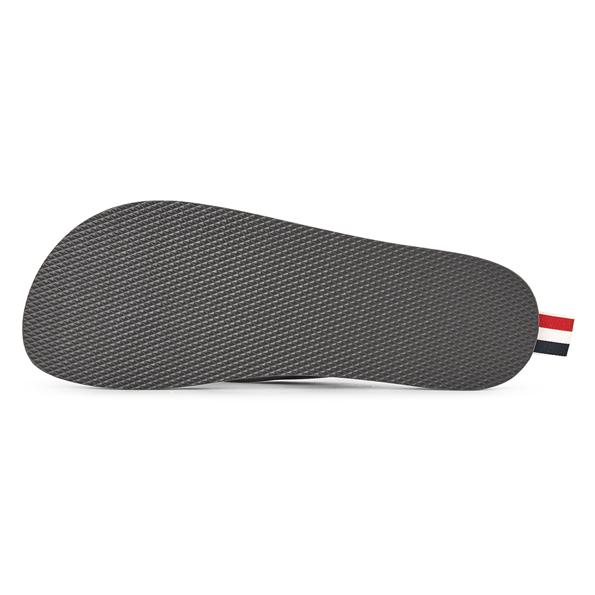 톰브라운(THOM BROWNE) 삼선 스트라이프 남자 조리 MFL071A 05690 035
