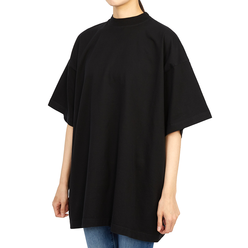 발렌시아가(BALENCIAGA) 로고 탭 공용 반팔티셔츠 오버사이즈핏 694576 TMVJ2 1151