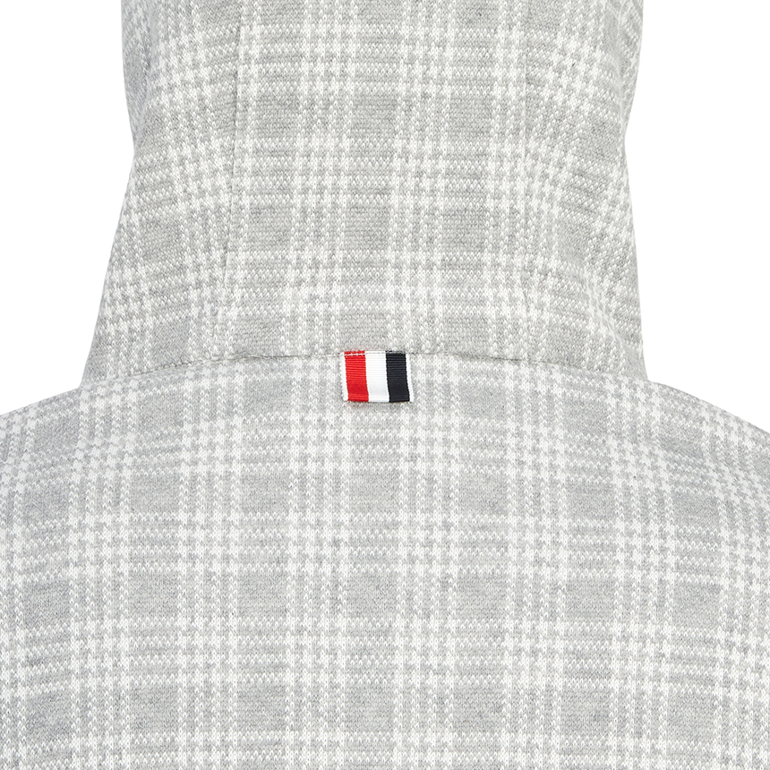 톰브라운(THOM BROWNE) 사선 스트라이프 마이크로 체크 자카드 남자 후드 집업 가디건 MJT307A 07993 055