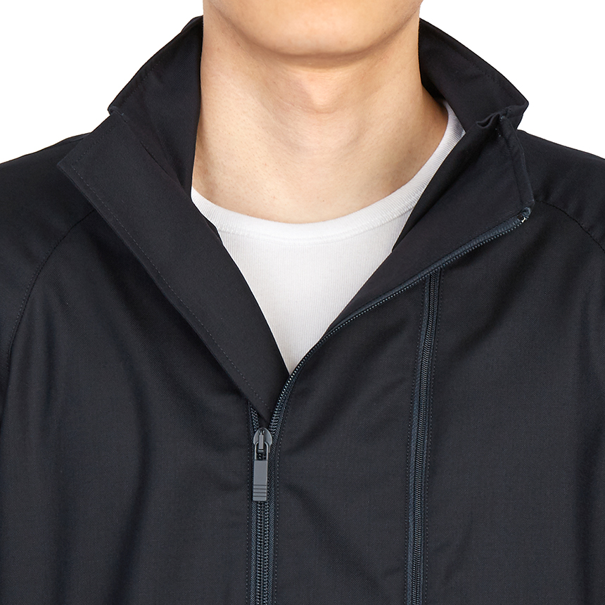 톰브라운(THOM BROWNE) 사선 스트라이프 래글런 남자 울 자켓 MJO096A 00626 415