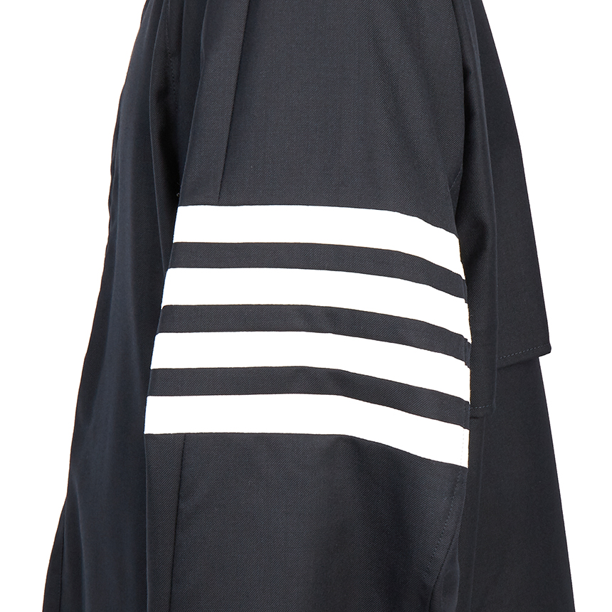 톰브라운(THOM BROWNE) 사선 스트라이프 래글런 남자 울 자켓 MJO096A 00626 415