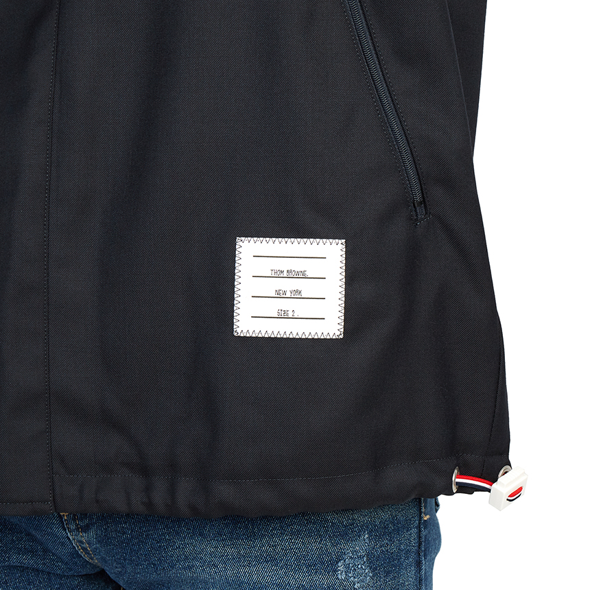 톰브라운(THOM BROWNE) 사선 스트라이프 래글런 남자 울 자켓 MJO096A 00626 415