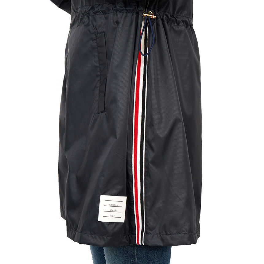 톰브라운(THOM BROWNE) 삼선 스트라이프 립스탑 남자 후드 파카 자켓 MJT172A 03215 415