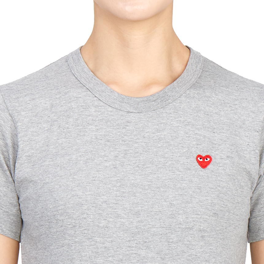 꼼데가르송(COMME DES GARCONS) 미니 레드하트와펜 여자 반팔티셔츠 AZ T305 051 1
