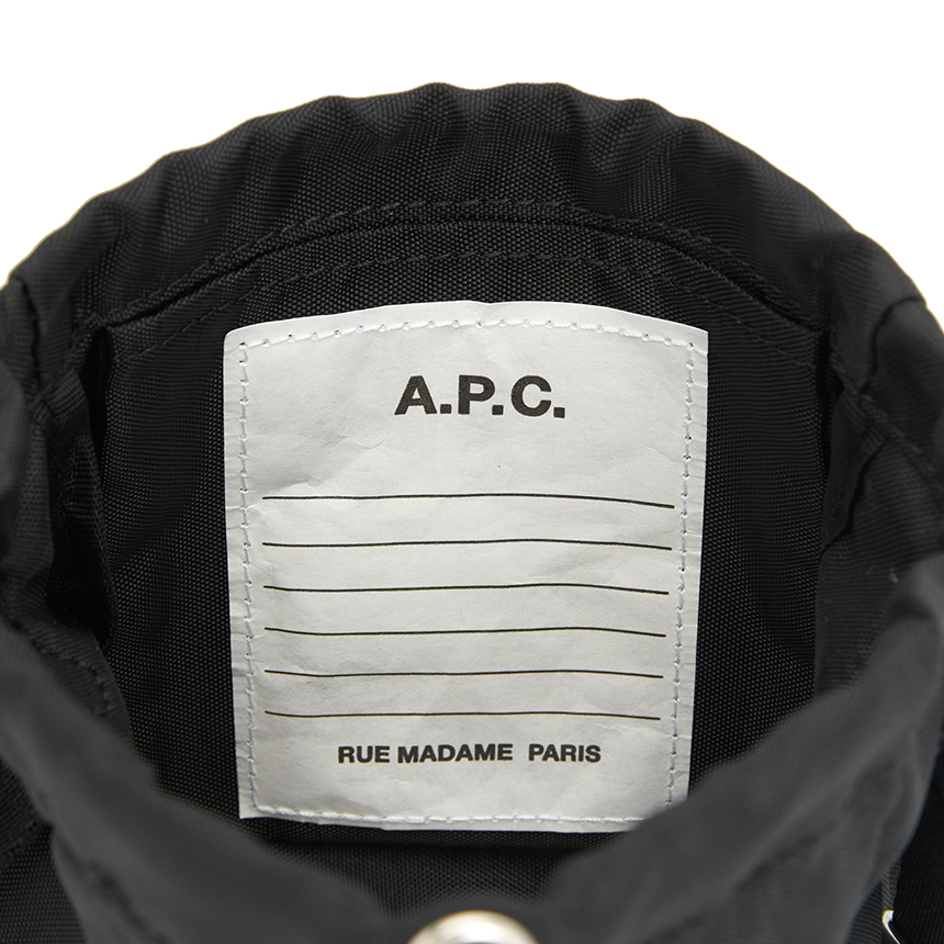 아페쎄(APC) 백스테이지 남성 파우치 크로스백 PAAGX H67047 LZZ