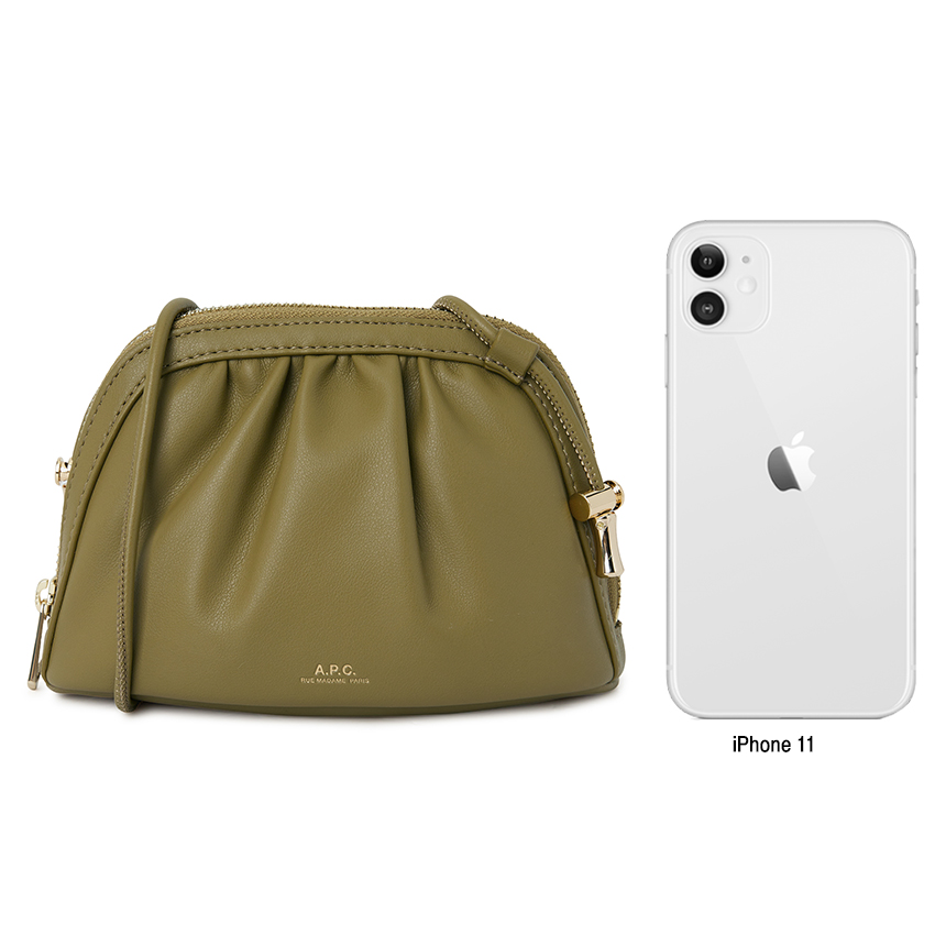 아페쎄(APC) 니논 스몰 드로스트링 여성 크로스백 PUAAT F61765 KAD