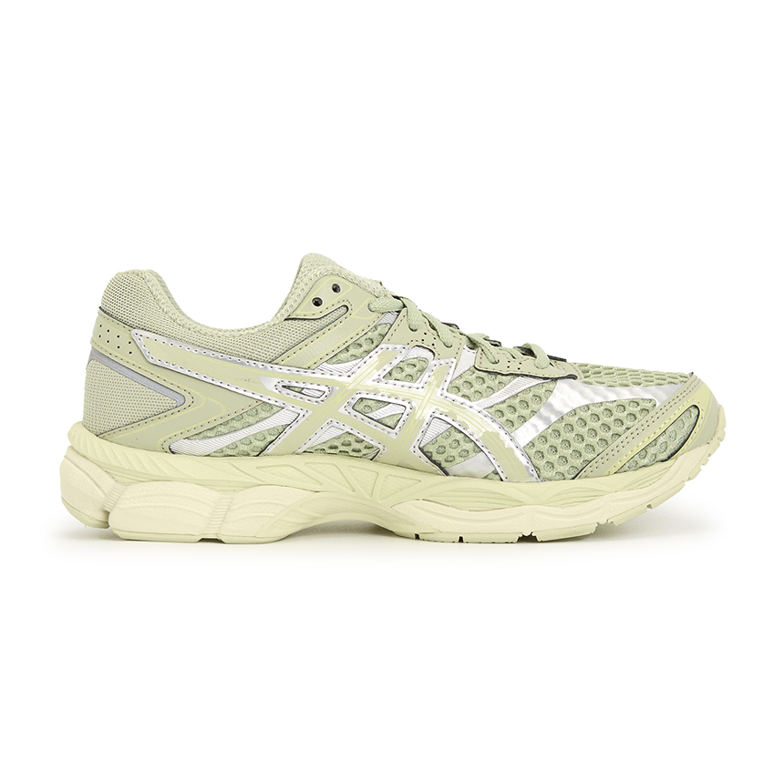 아식스(ASICS) 젤 큐뮬러스 16 스니커즈 (남여공용) 1203A733 300