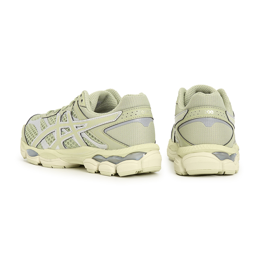 아식스(ASICS) 젤 큐뮬러스 16 스니커즈 (남여공용) 1203A733 300