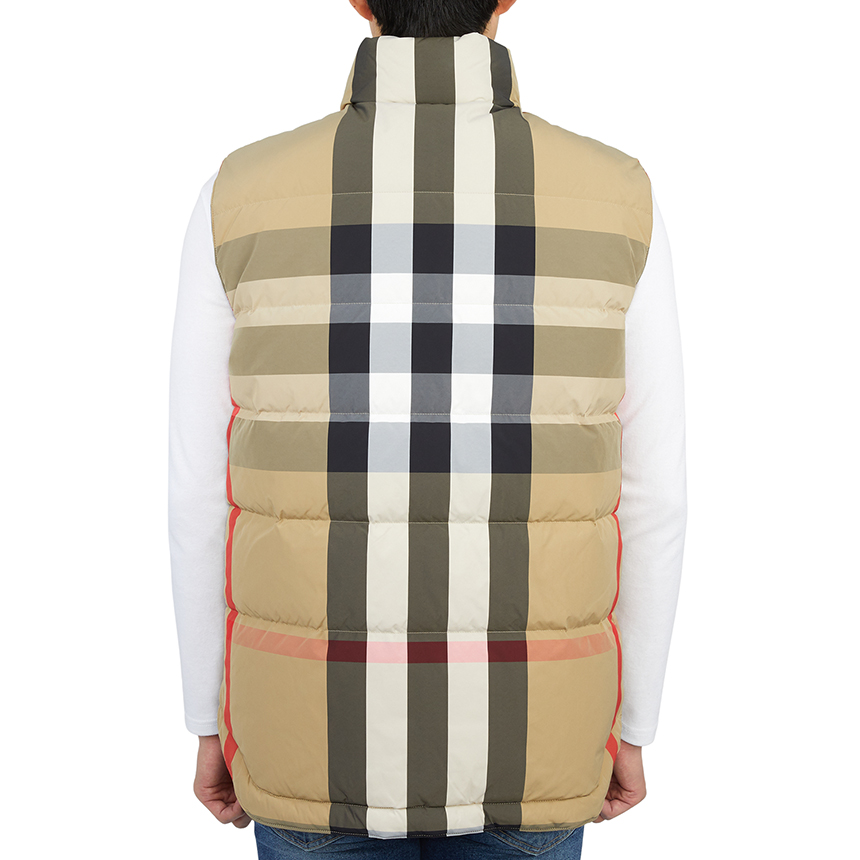 버버리(BURBERRY) 체크 리사이클 남자 양면 패딩 조끼 ROMFORD 8064287 A7028