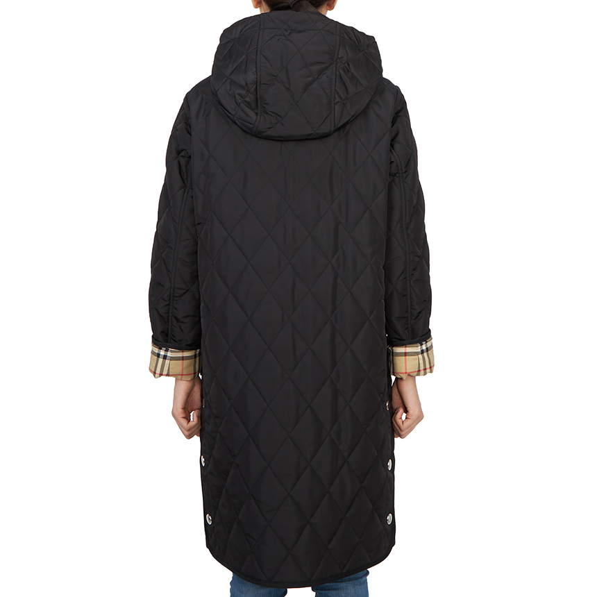 버버리(BURBERRY) 퀼팅 여성 패딩 코트 ROXBY 8096351 A1189