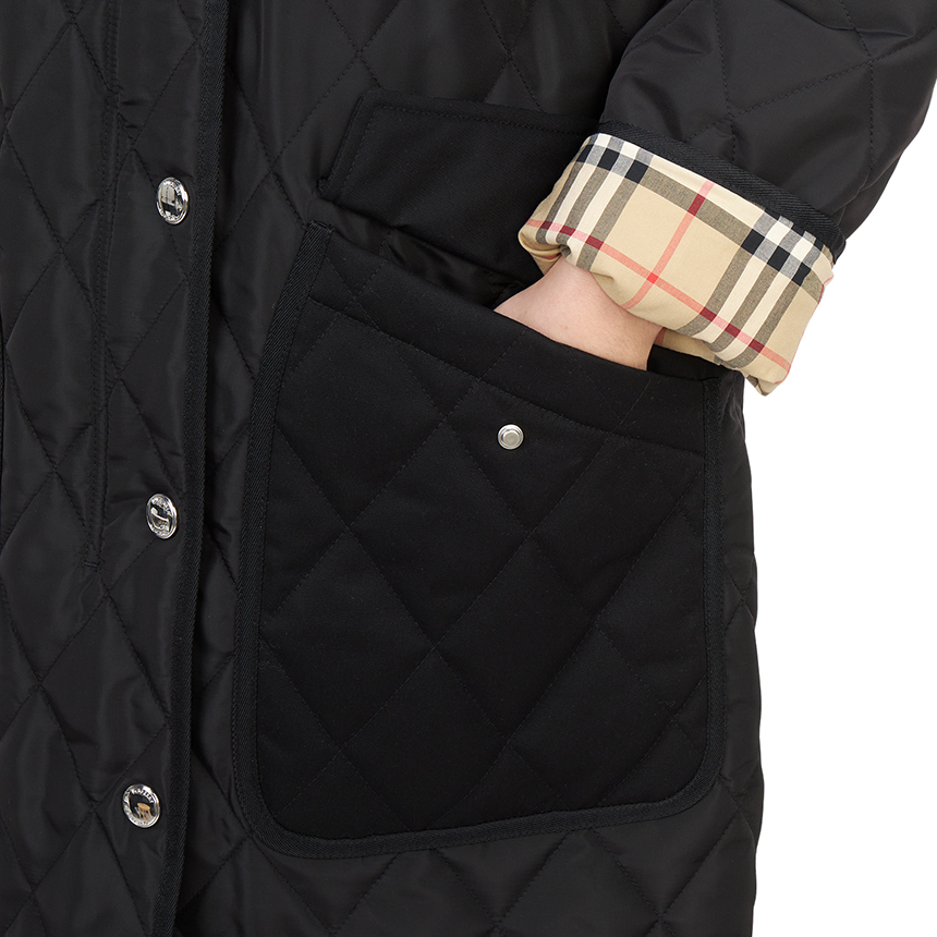 버버리(BURBERRY) 퀼팅 여성 패딩 코트 ROXBY 8096351 A1189