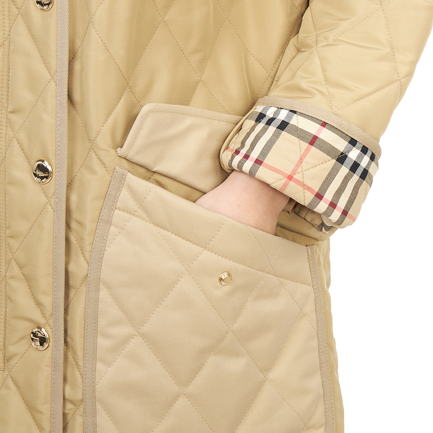 버버리(BURBERRY) 퀼팅 여성 패딩 코트 ROXBY 8096352 A7026