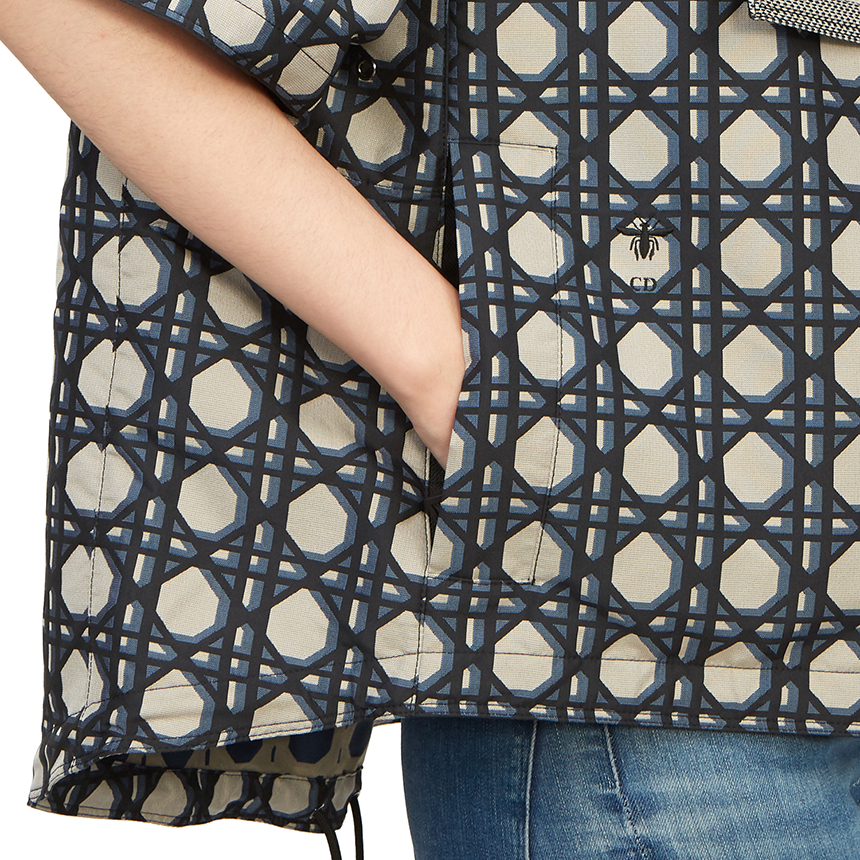 크리스찬디올(Christian Dior) 매크로까나쥬 여성 후드 반팔 아노락 417C19A2378 5856