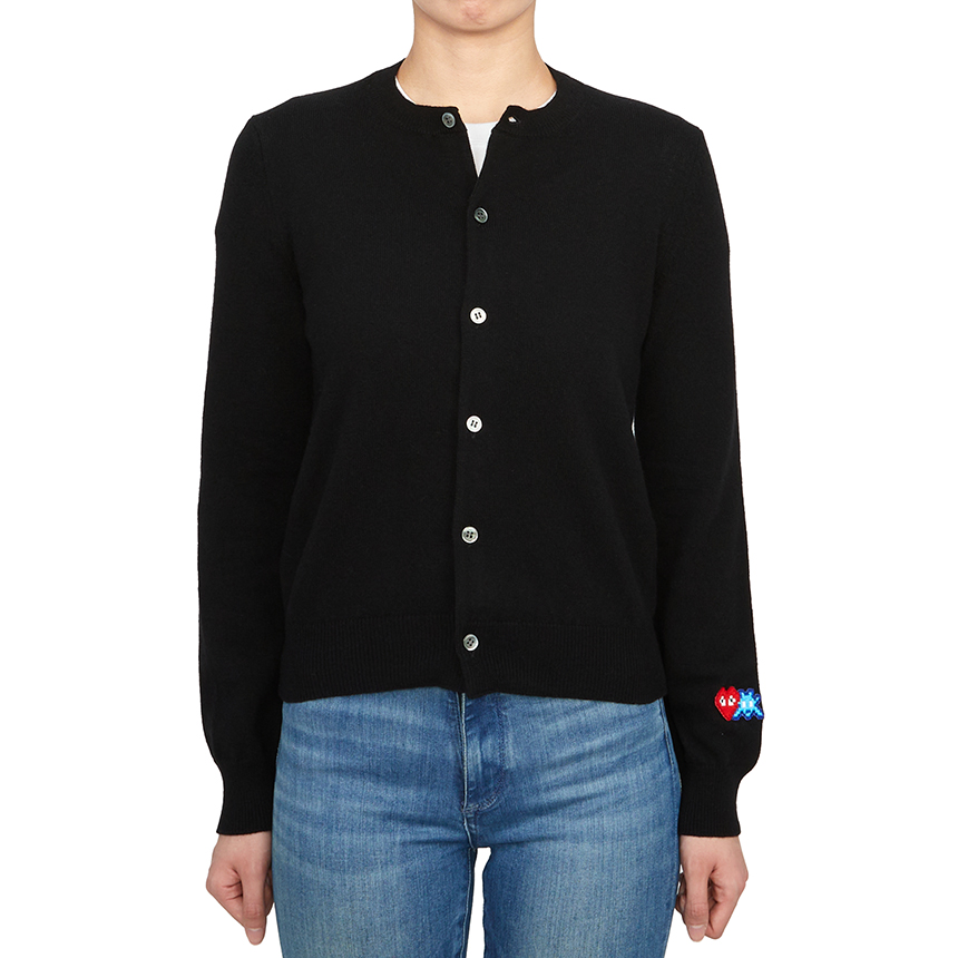 꼼데가르송(COMME DES GARCONS) X 인베이더 더블와펜 여성 가디건 AZ N087 051 1