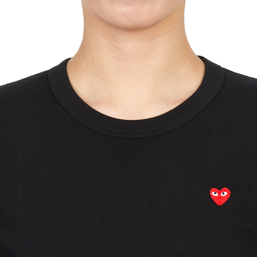 꼼데가르송(COMME DES GARCONS) 미니 레드와펜 여성 반팔티셔츠 AZ T199 051 1