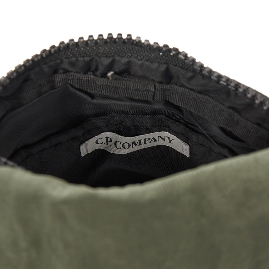 씨피컴퍼니(CP COMPANY) 렌즈 남자 숄더백 14CMAC075A 005269G 648