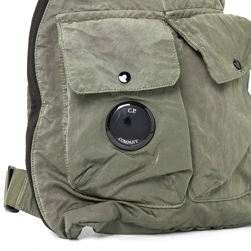 씨피컴퍼니(CP COMPANY) 렌즈 남자 크로스바디백 14CMAC213A 005269G 648