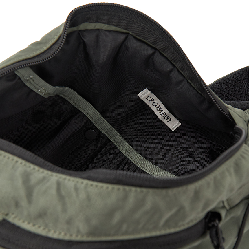 씨피컴퍼니(CP COMPANY) 남성 크로스백 16CMAC114A 005269G 627