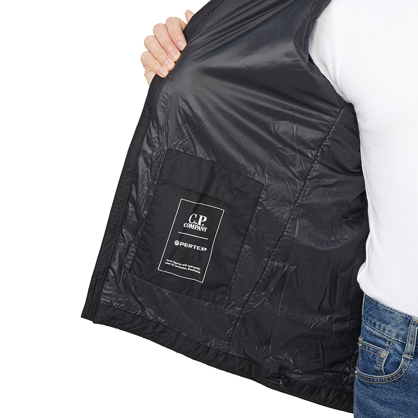 씨피컴퍼니(CP COMPANY) 남성 패딩 점퍼 17CLOW010A 110033A 999