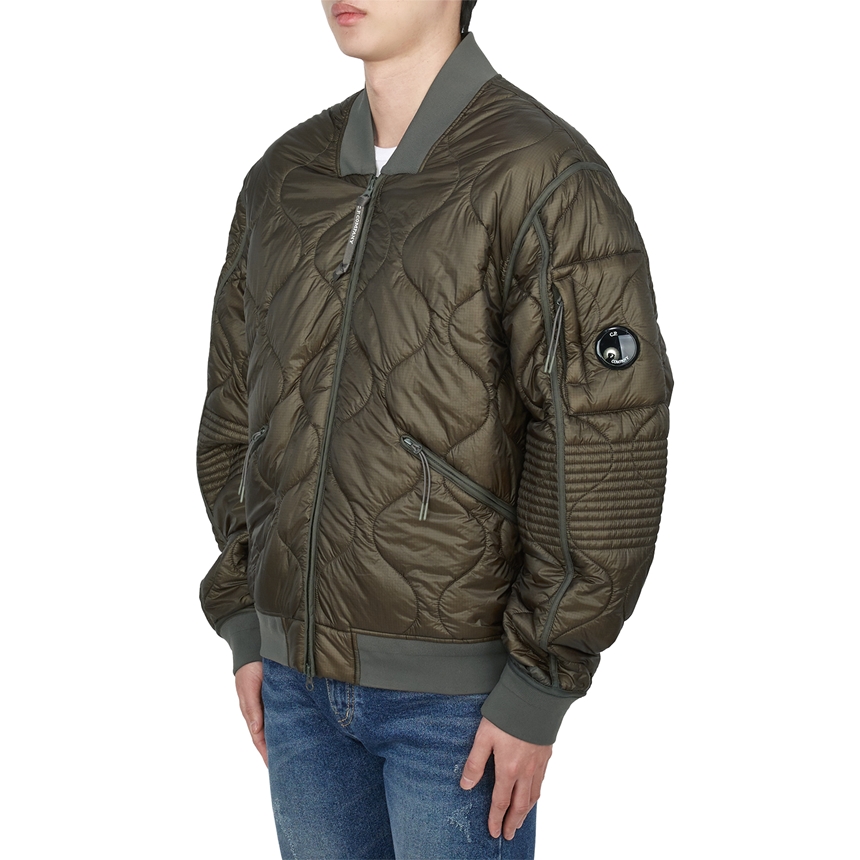씨피컴퍼니(CP COMPANY) 남성 패딩 점퍼 17CMOW010A 110158A 674