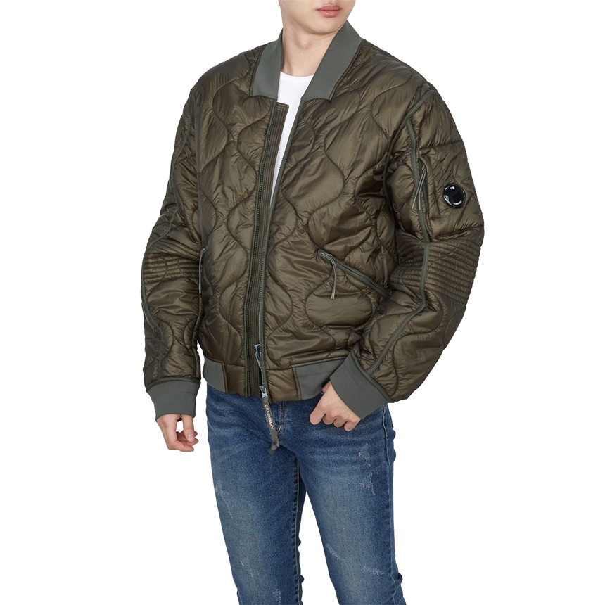 씨피컴퍼니(CP COMPANY) 남성 패딩 점퍼 17CMOW010A 110158A 674