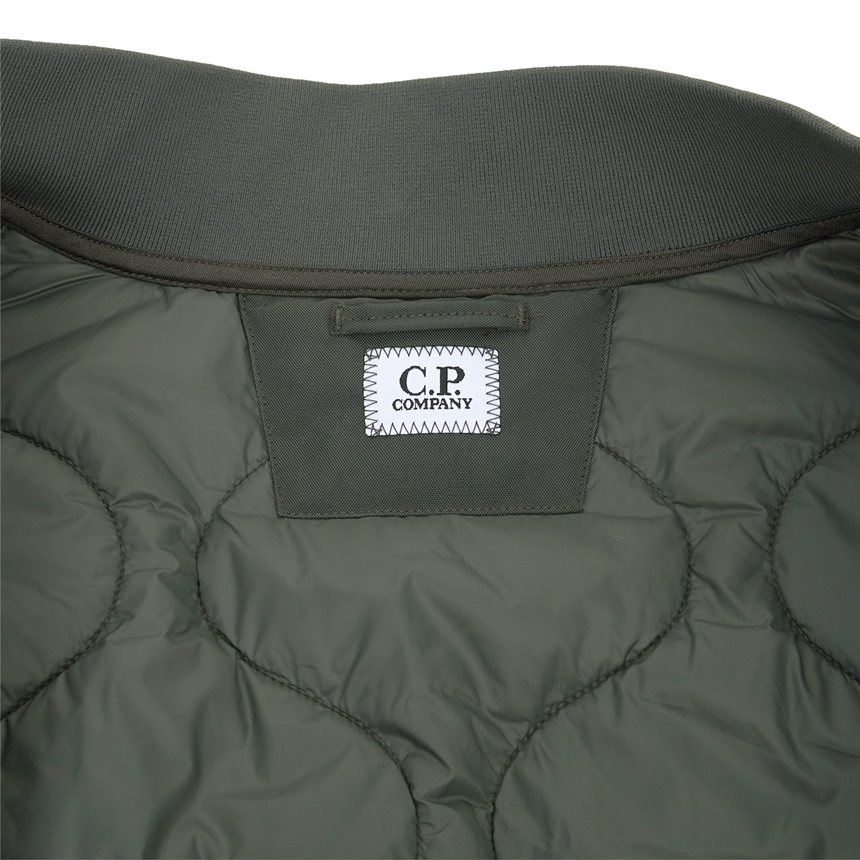 씨피컴퍼니(CP COMPANY) 남성 패딩 점퍼 17CMOW010A 110158A 674