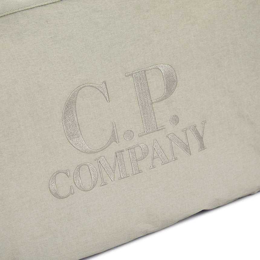 씨피컴퍼니(CP COMPANY) 남성 크로스백 18CMAC227A 110188G 327