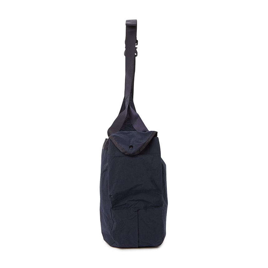씨피컴퍼니(CP COMPANY) 남성 크로스백 18CMAC227A 110188G 888