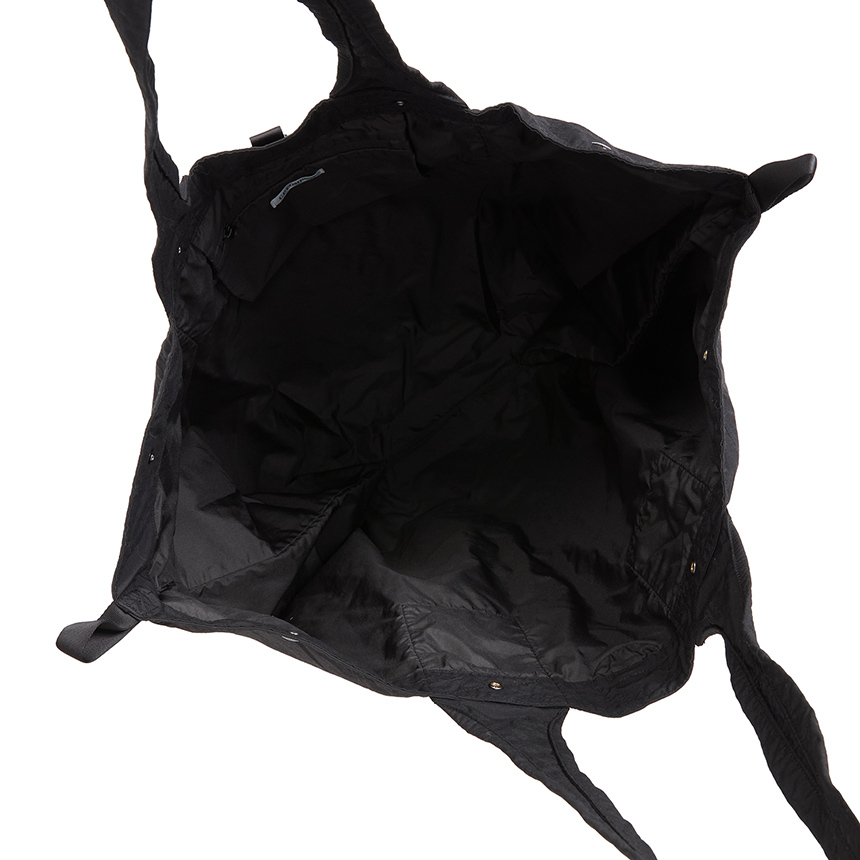 씨피컴퍼니(CP COMPANY) 남성 토트백 19CMAC165A 110305G 999