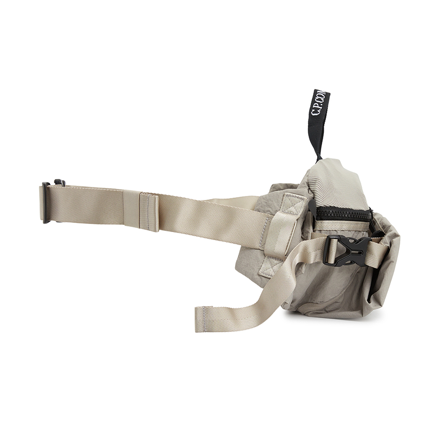 씨피컴퍼니(CP COMPANY) 남성 크로스백 19CMAC194A 110188G 331