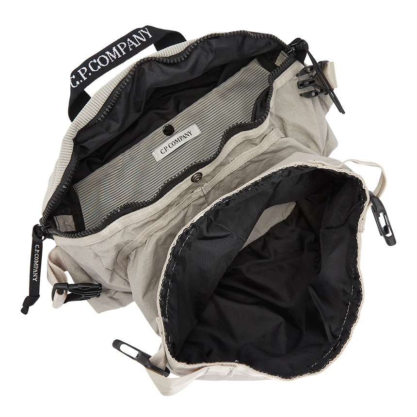 씨피컴퍼니(CP COMPANY) 남성 크로스백 19CMAC194A 110188G 331