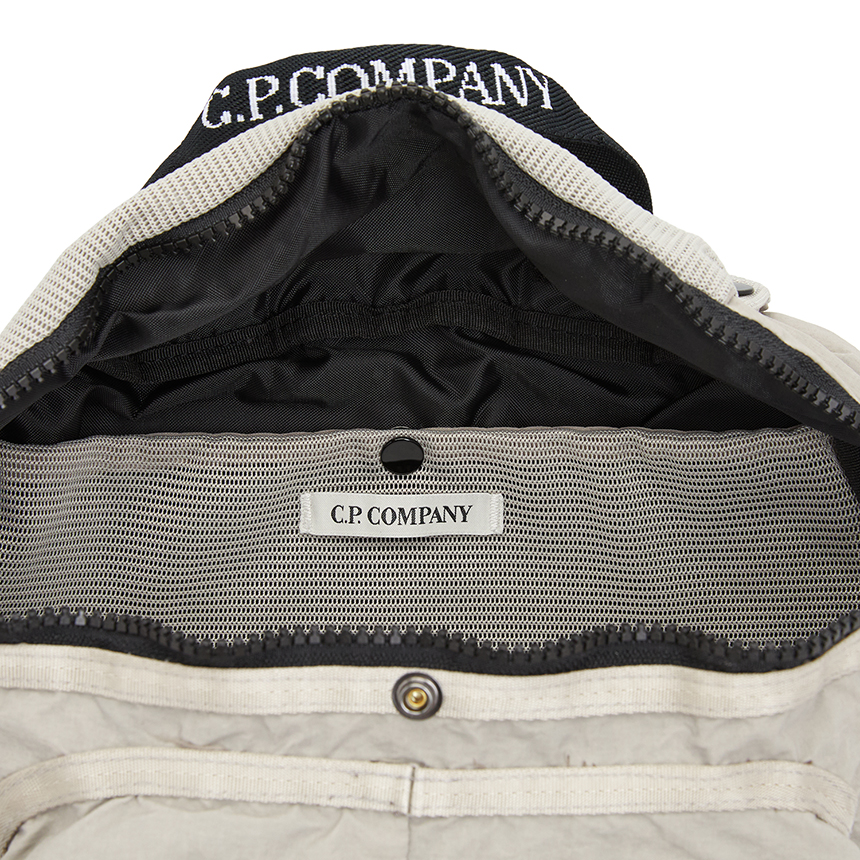 씨피컴퍼니(CP COMPANY) 남성 크로스백 19CMAC194A 110188G 331
