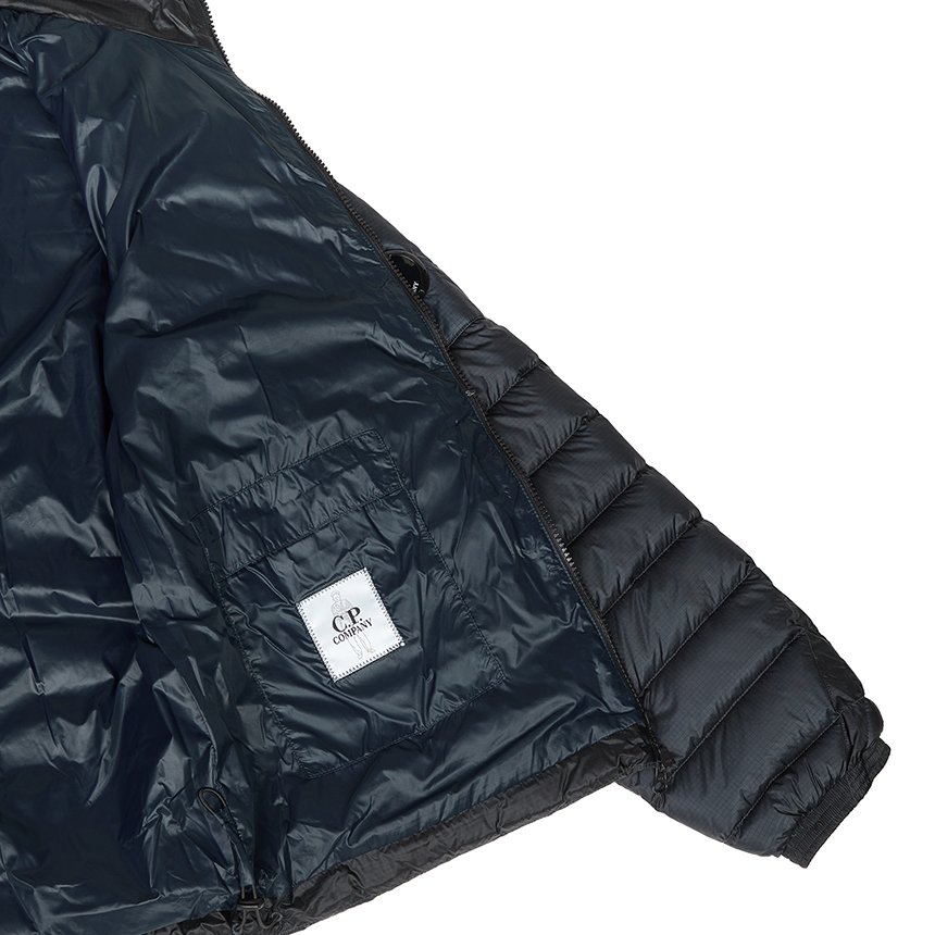 씨피컴퍼니(CP COMPANY) 남성 패딩 점퍼 19CMOW030A 110416A 888