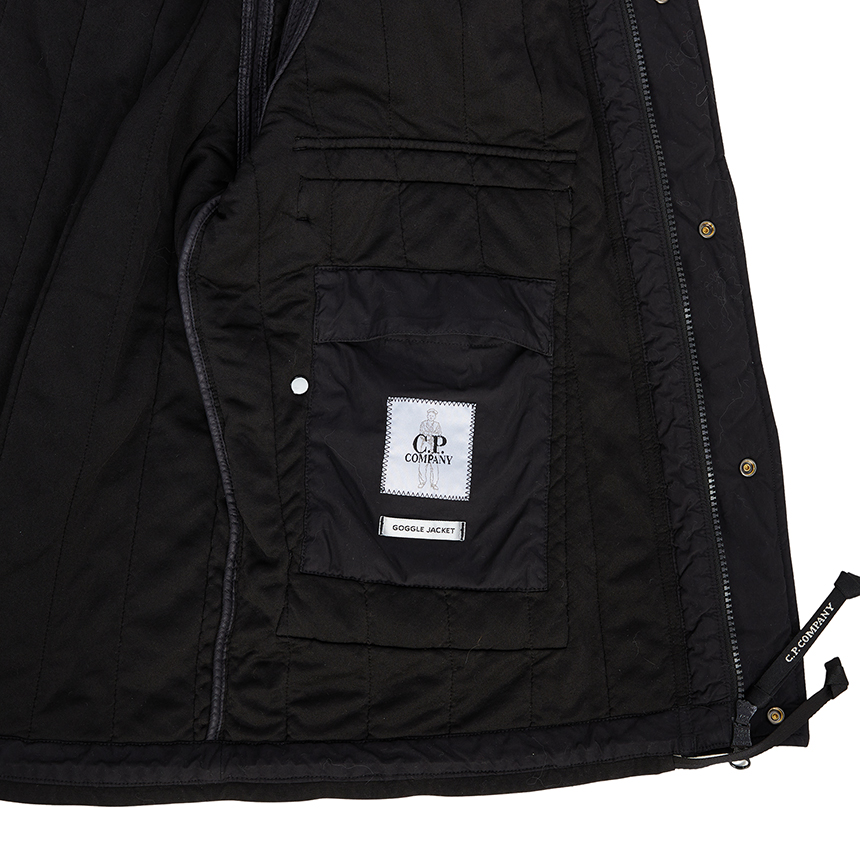 씨피컴퍼니(CP COMPANY) 남성 패딩 점퍼 19CMOW081A 110437G 999
