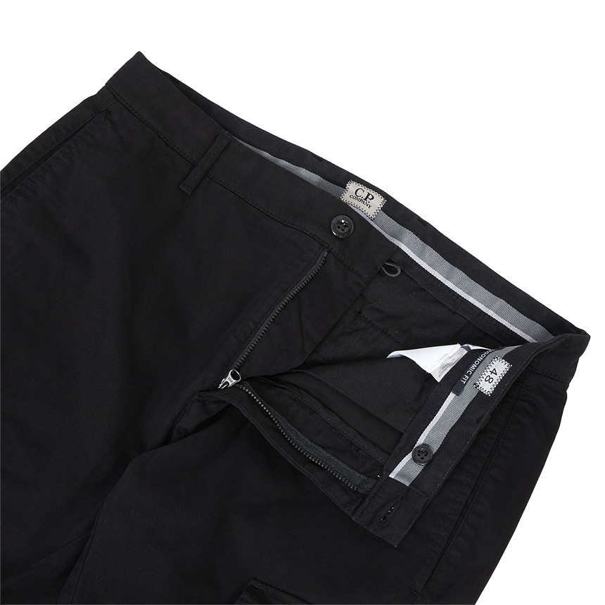 씨피컴퍼니(CP COMPANY) 남성 카고 바지 19CMPA068A 005529G 999