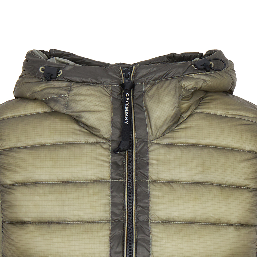 씨피컴퍼니(CP COMPANY) 남성 패딩 조끼 19CMVE032A 110416A 356