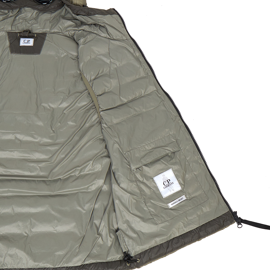 씨피컴퍼니(CP COMPANY) 남성 패딩 조끼 19CMVE032A 110416A 356