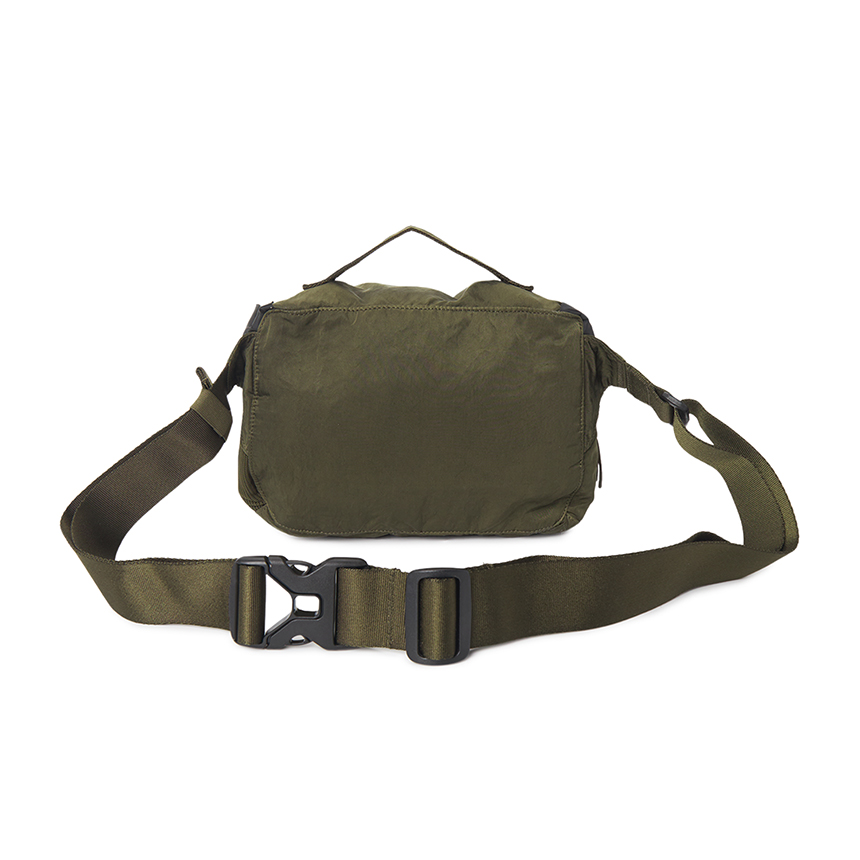 씨피컴퍼니(CP COMPANY) 남성 크로스백 20CMAC043A 005269G 683