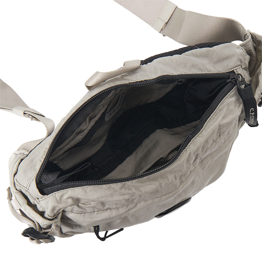 씨피컴퍼니(CP COMPANY) 크로스백 (남여공용) 20CMAC734A 005269G 904