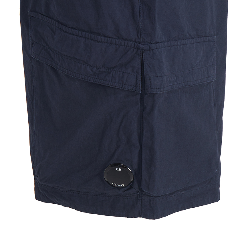 씨피컴퍼니(CP COMPANY) 남성 카고 반바지 20CMBE127A 110325G 889