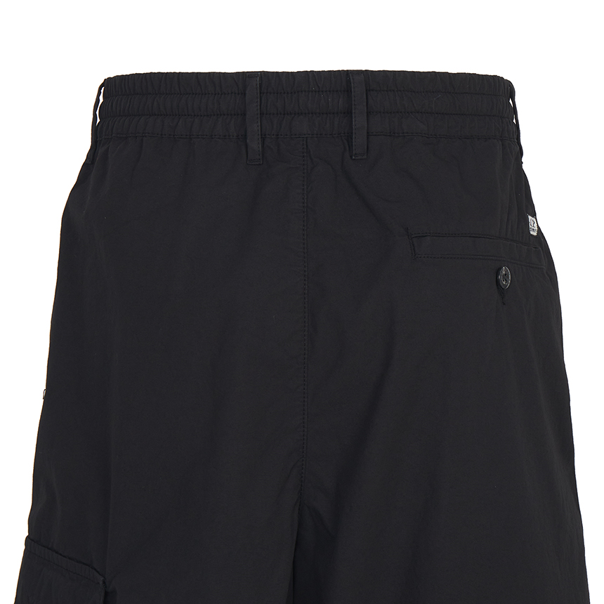 씨피컴퍼니(CP COMPANY) 남성 카고 반바지 20CMBE127A 110325G 999