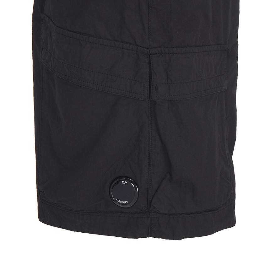씨피컴퍼니(CP COMPANY) 남성 카고 반바지 20CMBE127A 110325G 999