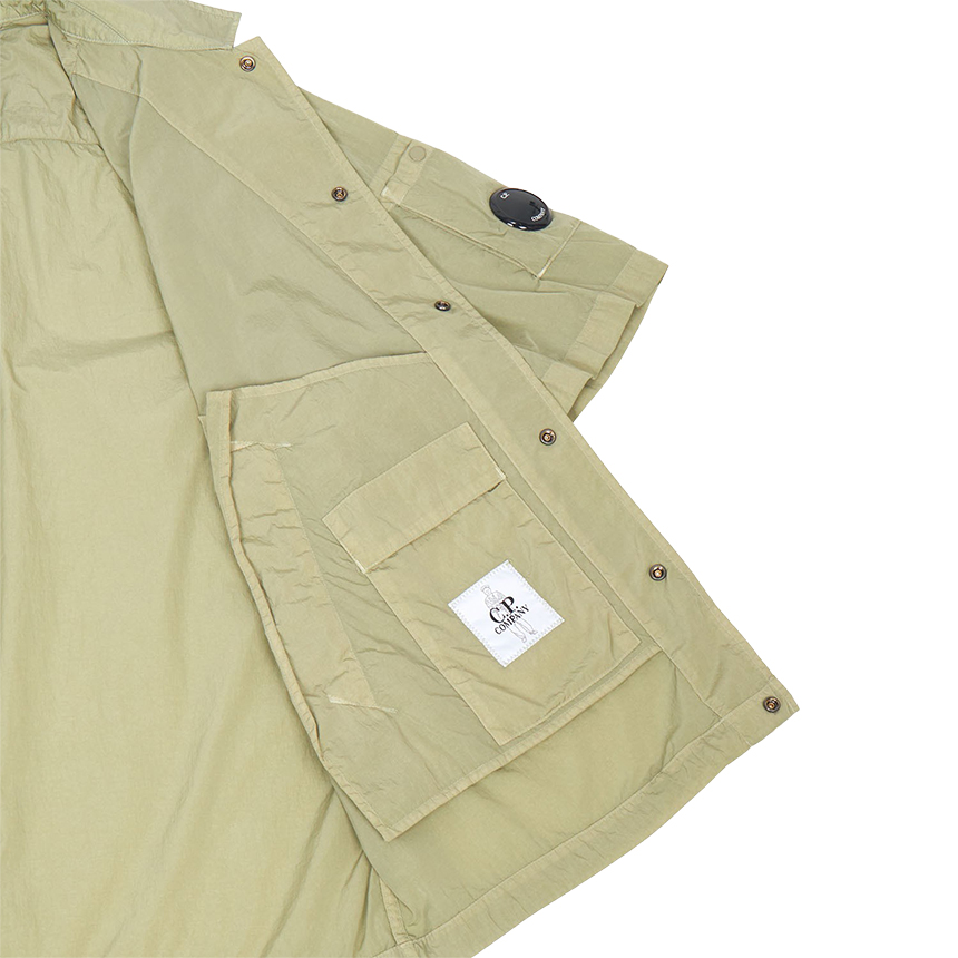 씨피컴퍼니(CP COMPANY) 남성 반팔 오버셔츠 20CMOS009A 005904G 610