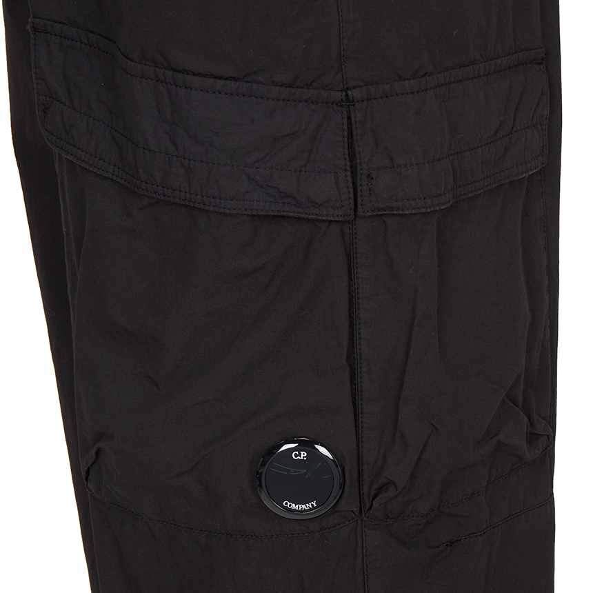 씨피컴퍼니(CP COMPANY) 남성 바지 20CMPA126A 110325G 999