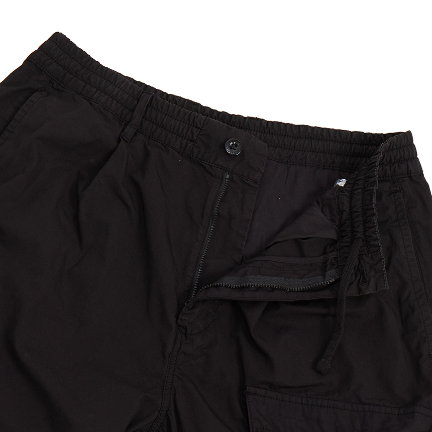 씨피컴퍼니(CP COMPANY) 남성 바지 20CMPA126A 110325G 999